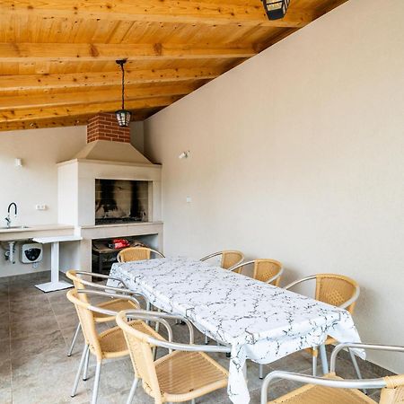 Nice Apartment In Dubrovnik With Kitchen ภายนอก รูปภาพ