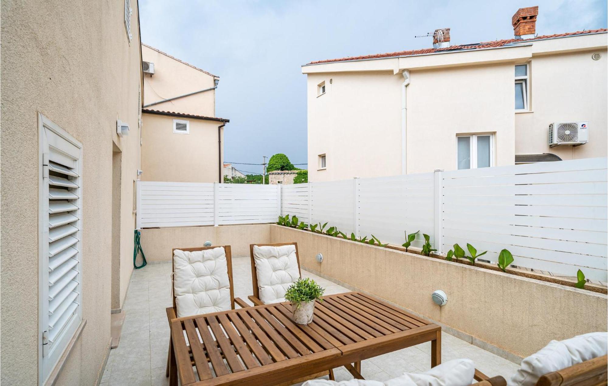 Nice Apartment In Dubrovnik With Kitchen ภายนอก รูปภาพ